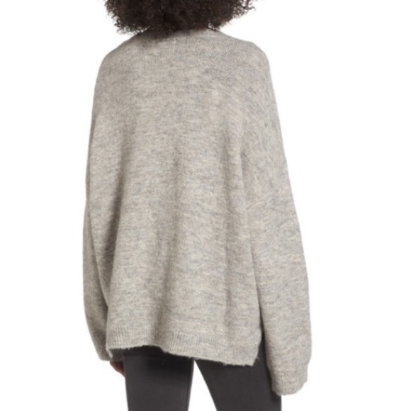 Anthropologie Leith Snap Shoulder Arm Gray Oversized Sweater - S - Picture 2 of 13